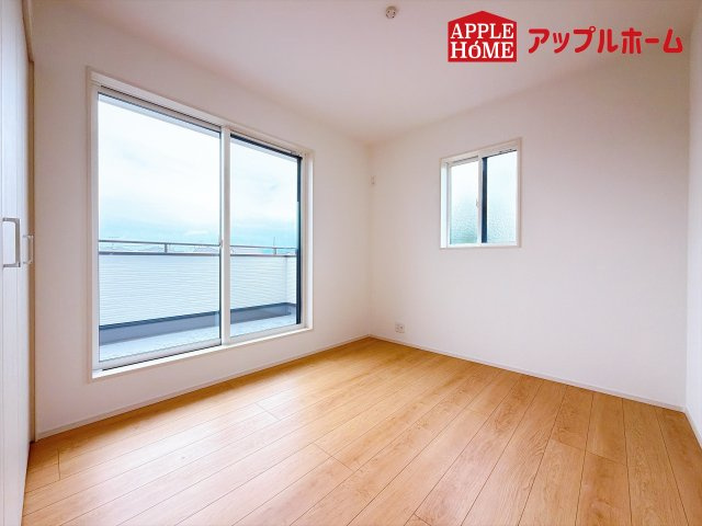 [新築住宅] 深谷市田中 全2区画の洋室|２階居室は全室収納あり！たっぷりある収納活用でお部屋もキレイを保てます♪