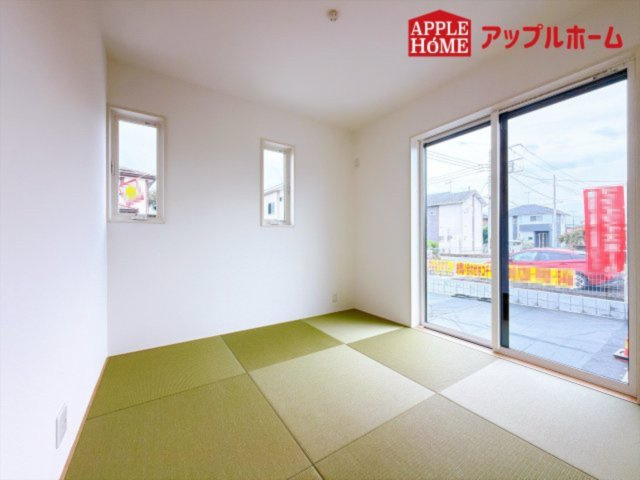 [新築住宅] 深谷市田中 全2区画の和室|広々とした居住空間は日々の暮らしを彩り、心のやすらぎと満足感を与えてくれます。通風と採光を考慮した設計は子供たちはのびのび育ち、家族でくつろぎと団らんを生み出します。