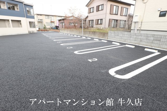 サンライズの駐車場