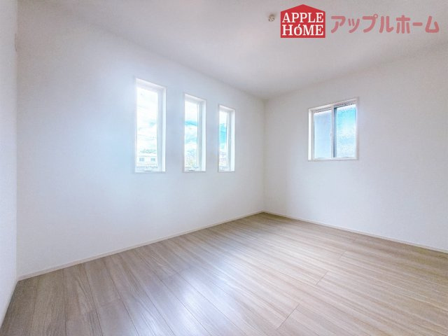 [新築住宅] 深谷市田中 全2区画の洋室|居室は全室収納あり！たっぷりある収納活用でお部屋もキレイを保てます♪
