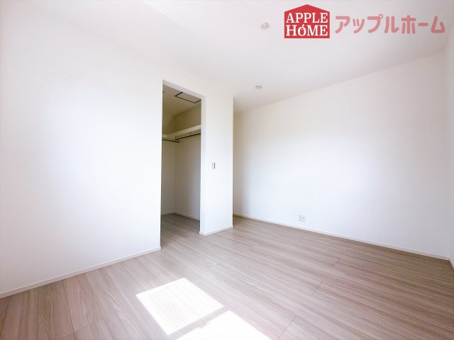 [新築住宅] 深谷市田中 全2区画の洋室|居室は全室収納あり！たっぷりある収納活用でお部屋もキレイを保てます♪