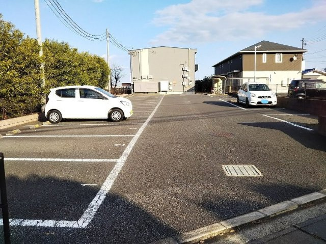 レオパレスサンフラワーつくばの駐車場