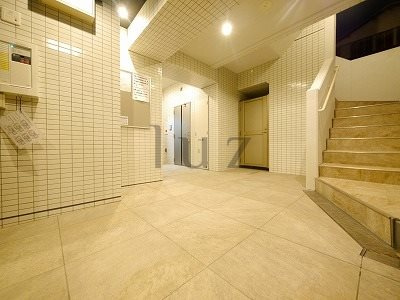 エフパークレジデンス横浜反町3261のエントランス