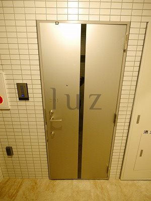 エフパークレジデンス横浜反町3261の玄関