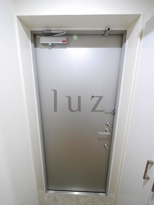 エフパークレジデンス横浜反町3261の玄関