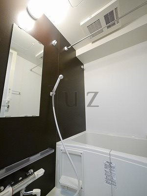 エフパークレジデンス横浜反町3261の浴室