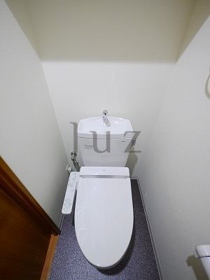 エフパークレジデンス横浜反町3261のトイレ