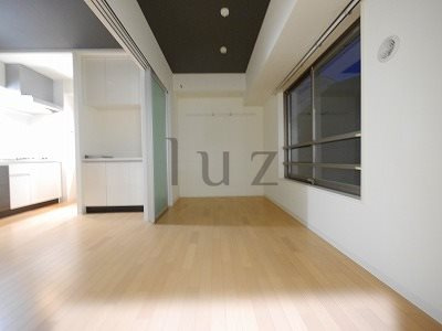 エフパークレジデンス横浜反町3261の寝室