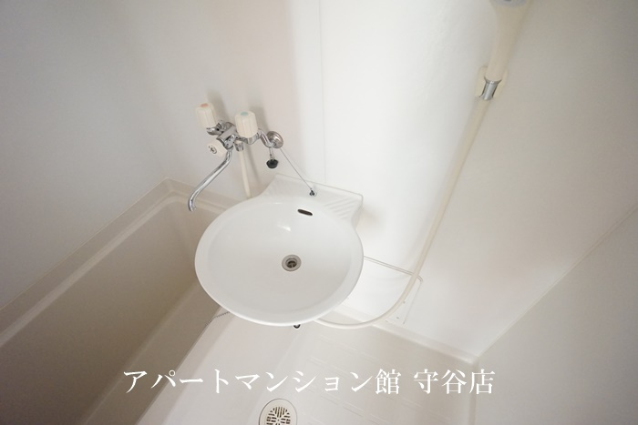 レオパレスYKOキャンプツクバの洗面所