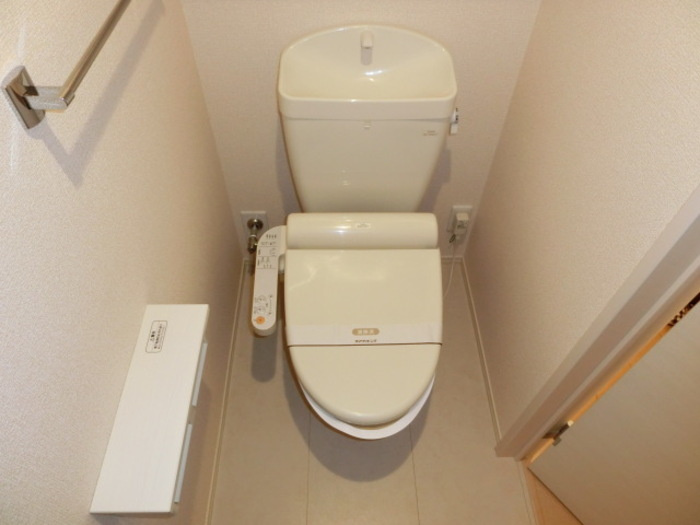 アルカディアAB Aのトイレ|もちろん温水洗浄暖房便座です
