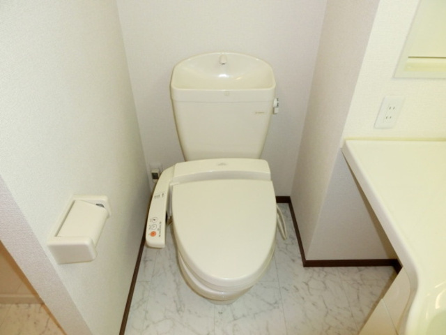ヴィルヌーブのトイレ|反転です