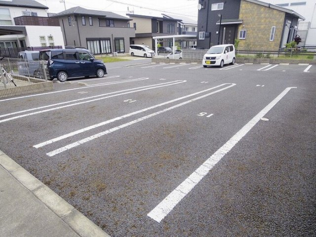 ドルチェ・ヴィータの駐車場|駐車場