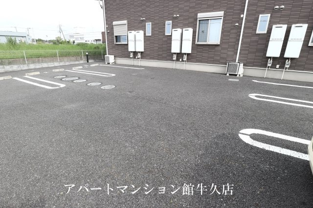 グリーンステージⅢ番館の駐車場