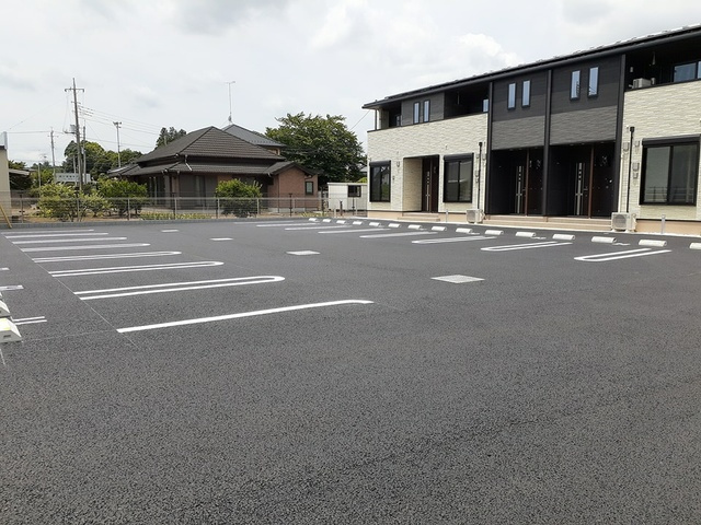 クレイドル　Ⅳの駐車場