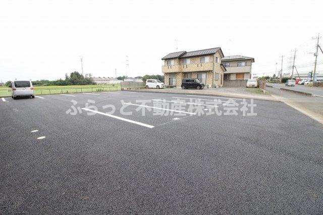 江戸芳ハイツの駐車場|駐車場があるので、車を買う予定の方も安心です