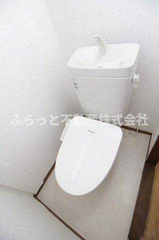 江戸芳ハイツのトイレ|コンパクトで使いやすいトイレです
