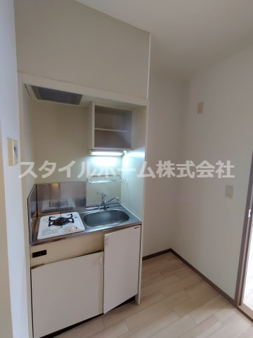 シャンテ・ラ・ヴィ北島　WESTのキッチン|別部屋写真です。