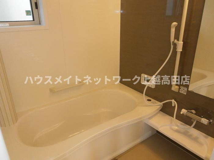 東城テラスの浴室|浴室１坪（追焚機能付）