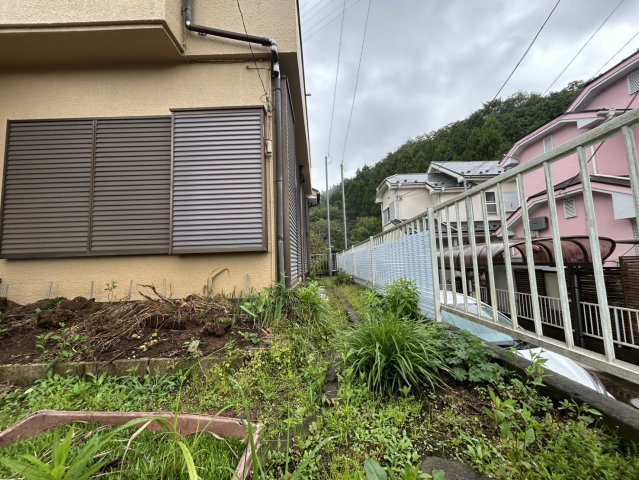 【庭】 | お庭の広さや日当たりの良さは、図面や写真だけでは伝わりにくい部分です。お子様のプール遊びや家庭菜園、ご家族での寛ぎの時間が叶う環境かどうか、ぜひ現地でお確かめになってみてください。