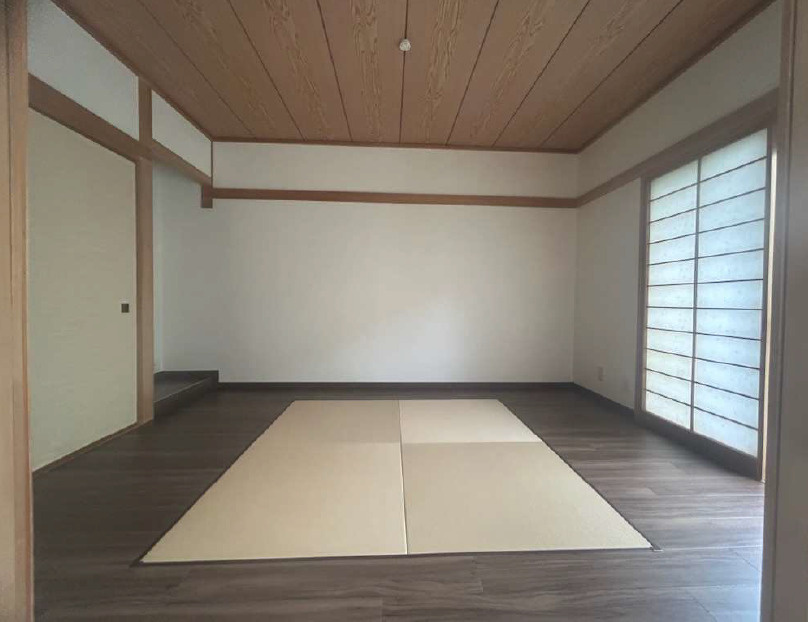 八王子市久保山町２丁目　テラスハウスの和室