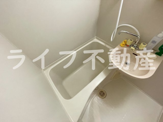グリーングラスの浴室|日々の疲れを癒すお風呂付です