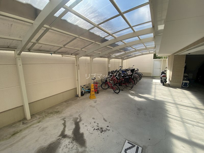 【駐車場】