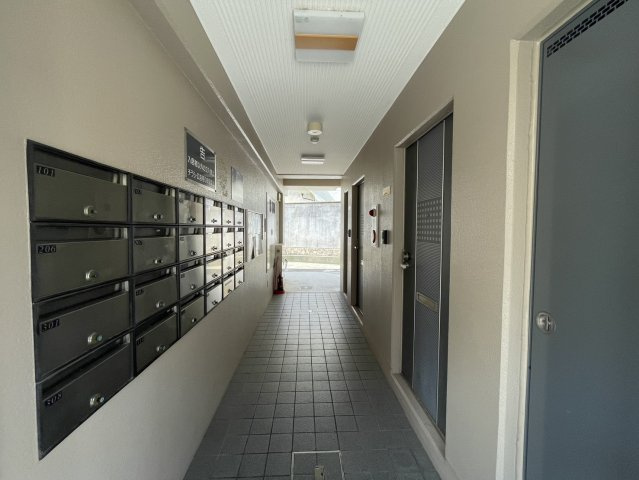 INOVE菱屋西のロビー