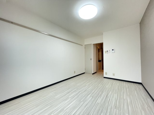 INOVE菱屋西の居間・リビング