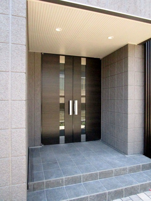 ヴァンヴェール松原のエントランス|オートロック付きのエントランス