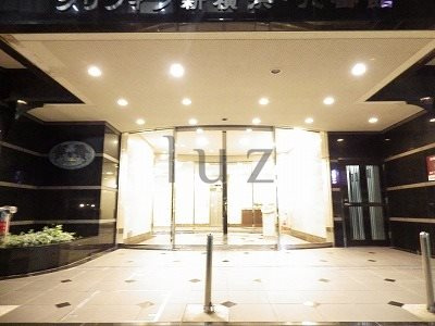 グリフィン新横浜・六番館のエントランス