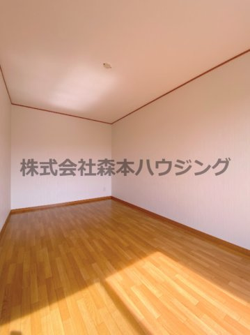 【洋室】 | 　ルシアコート村野 | ゆったりした洋室です