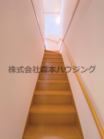【内装】 | 　ルシアコート村野 | 室内階段部分です