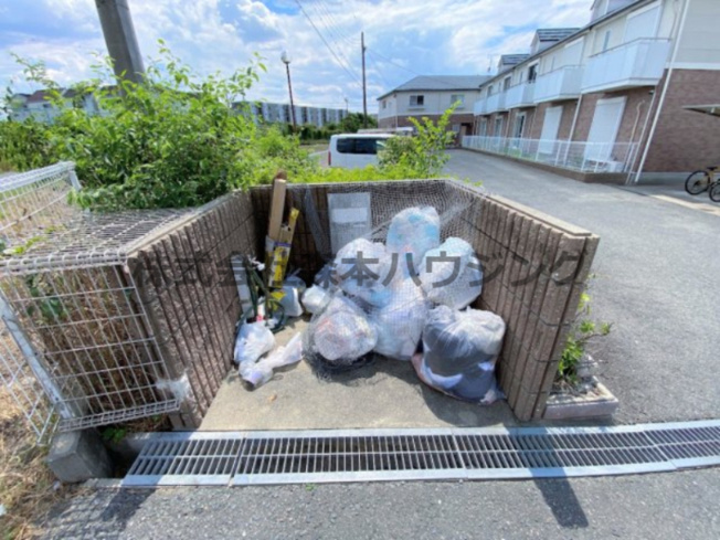 【その他共用部分】 | 　ルシアコート村野 | 専用ごみ置き場です