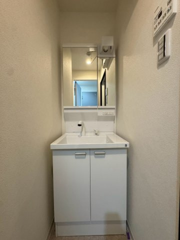 MAISON PREMIER UMEDA NORTHの洗面所|忙しい朝には欠かせない洗面所です