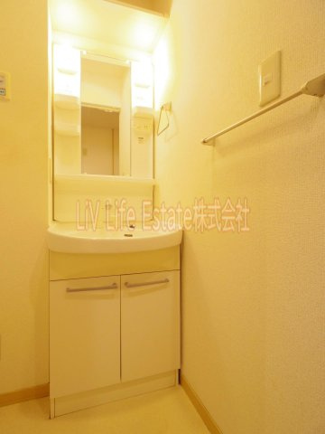 西東京市南町１丁目のアパートの洗面所