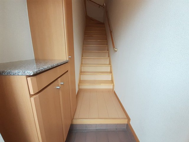サンリットハウスⅣの玄関|収納もある玄関です