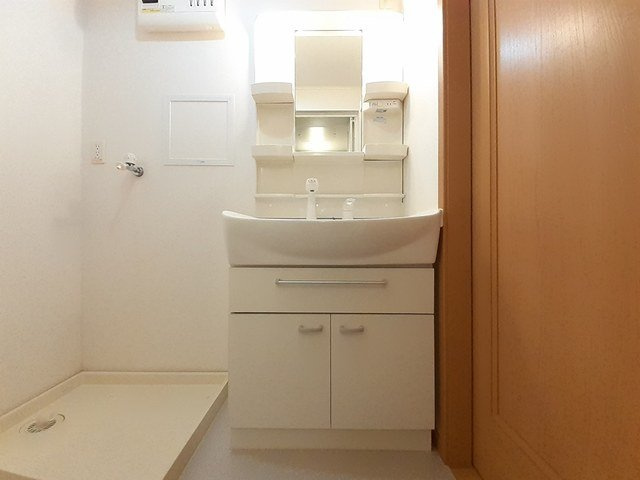 サンリットハウスⅣの洗面所|使いやすい洗面所です