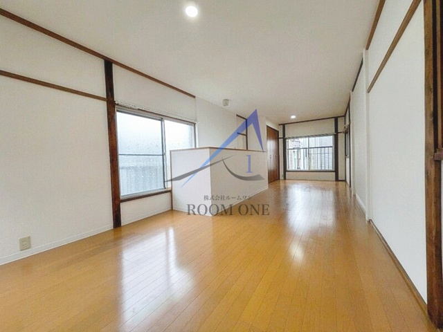 品川区荏原1丁目3番18号戸建の居間・リビング|洋室のお部屋です。