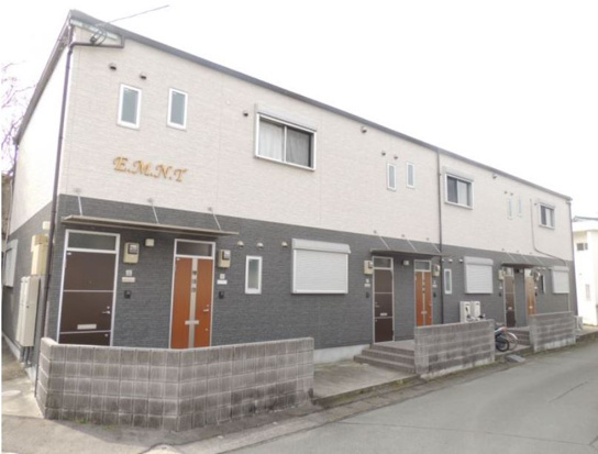 E.M.N.Tの駐車場