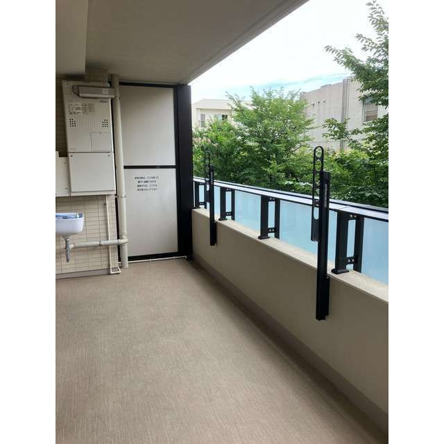 プラウド駒場のバルコニー