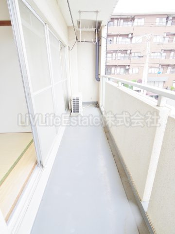 小平市仲町の賃貸マンションのバルコニー