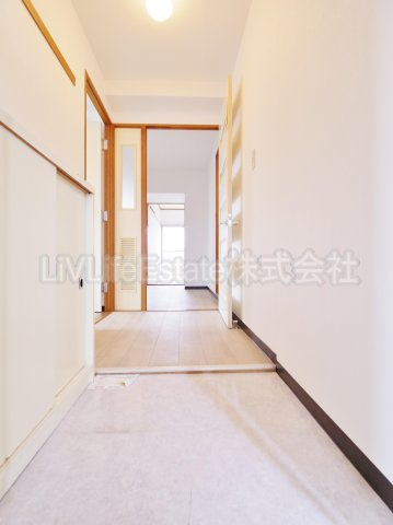 小平市仲町の賃貸マンションの玄関