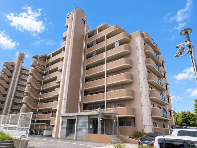 ペルル企救丘弐番館の外観|落ち着いた雰囲気のマンション外観♪すっきりとした佇まいが魅力の住まいです♪