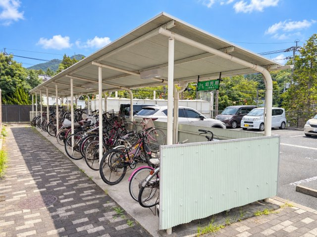 ペルル企救丘弐番館のその他共用部分|駐輪場を完備♪自転車での通勤・通学やお買い物にも便利な共用設備です♪