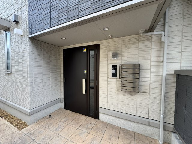 Re Court Lunaのエントランス