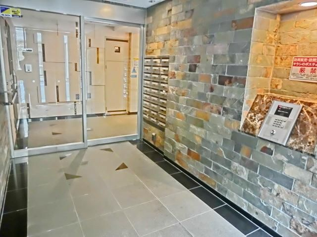 リヴシティ新御徒町のロビー