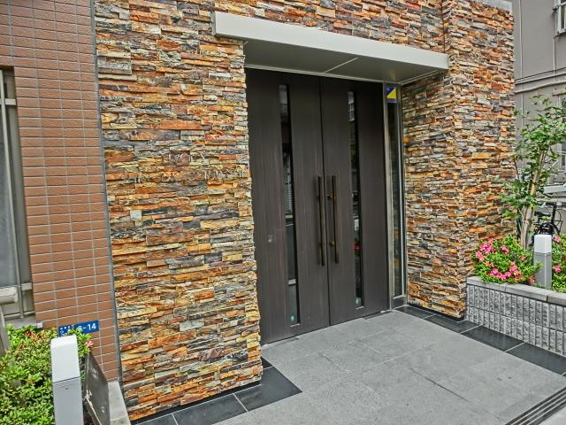 リヴシティ新御徒町のエントランス