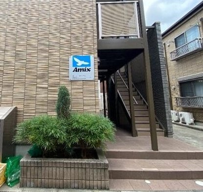 カーサーアオイＢのエントランス
