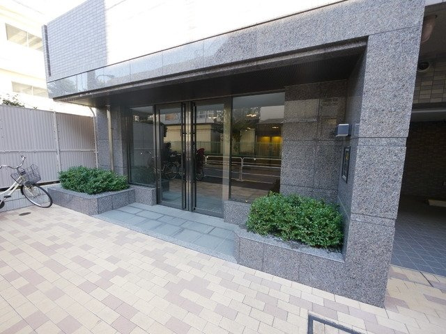 ルーブル赤羽のエントランス