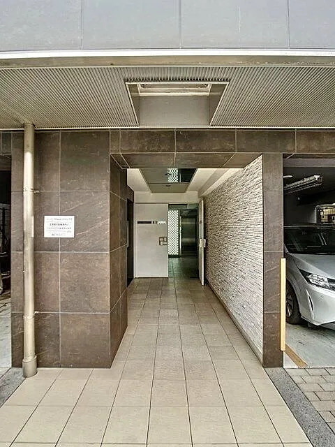 ガリシア新御徒町のエントランス